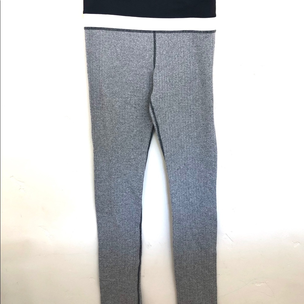 PERFECT CONDITION- Lululemon Chevron Pant